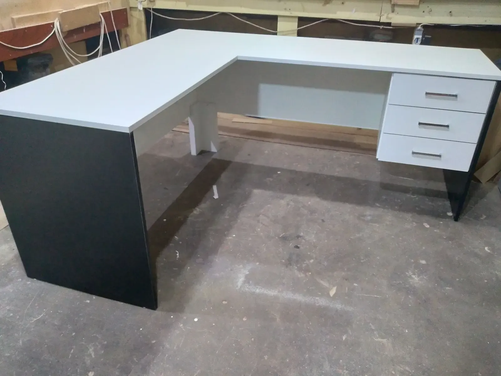 Escritorio para Hogar o Estudio 1,40m – En L con 3 Cajones – Blanco