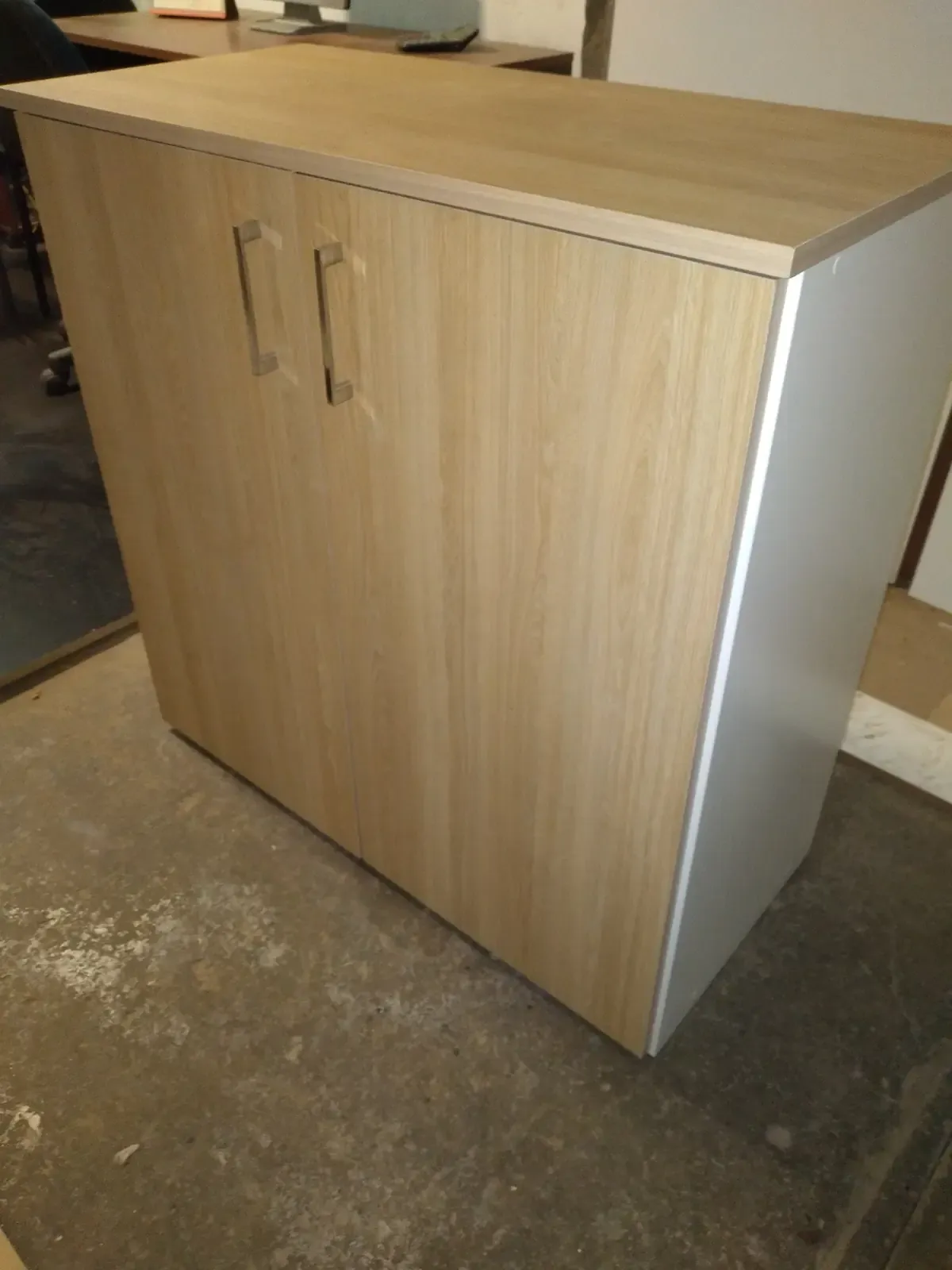 Mueble Archivador 1m – Estante y Puertas Batientes – Roble Kendall y Blanco